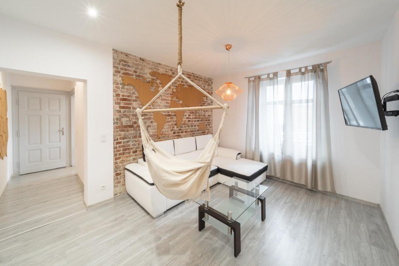 Around The World Vision Apartment - Centrum Opole Luaran gambar